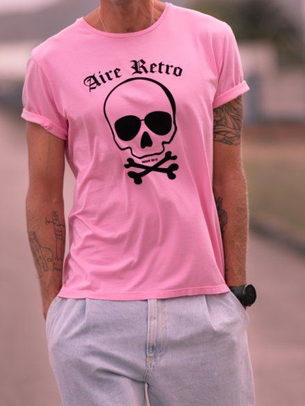 camiseta-unisex-calavera-rosa-aire-retro